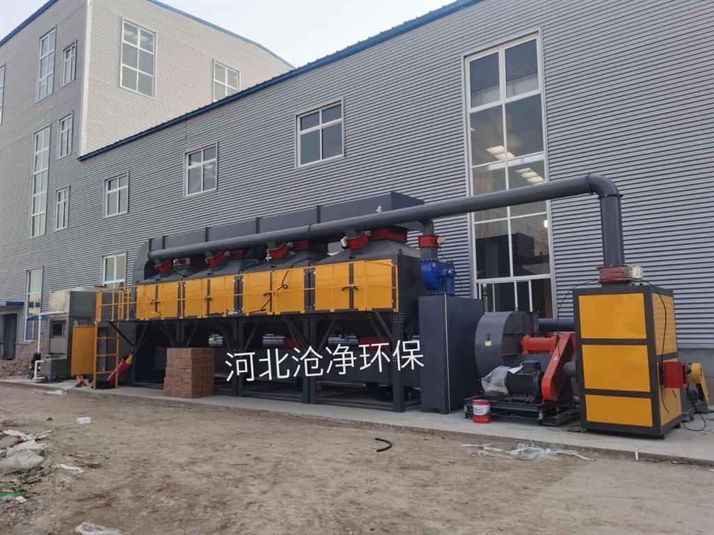 8萬風量催化燃燒設(shè)備安裝完畢 <b>噴涂催化燃燒設(shè)備</b>